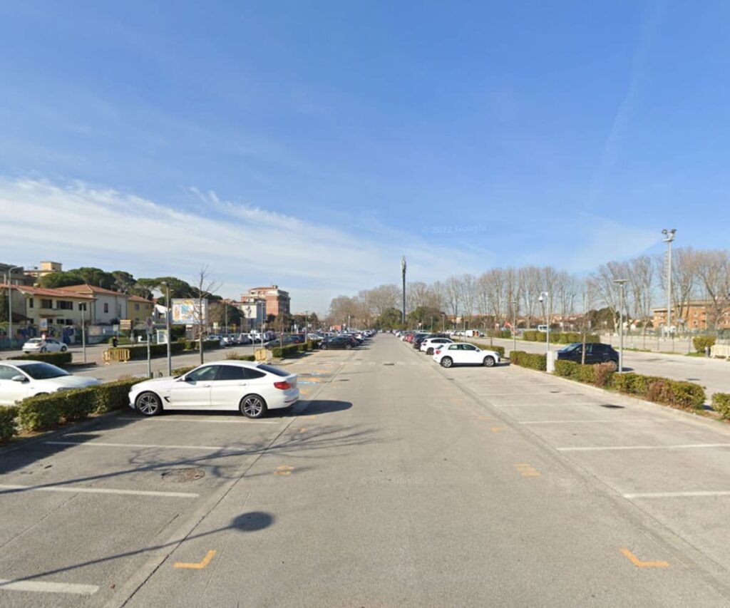 parcheggio via paparelli pisa