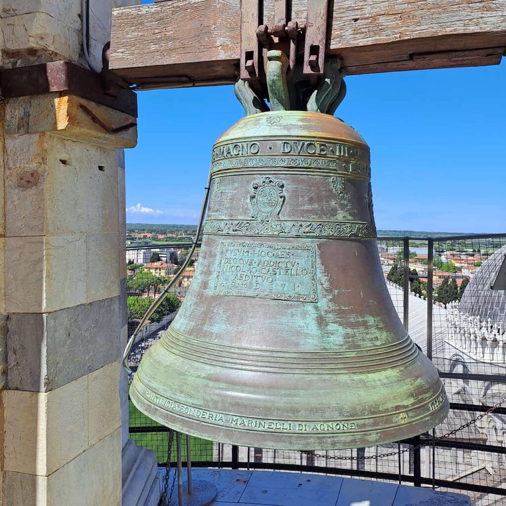 campana dal pozzo torre pendente di pisa